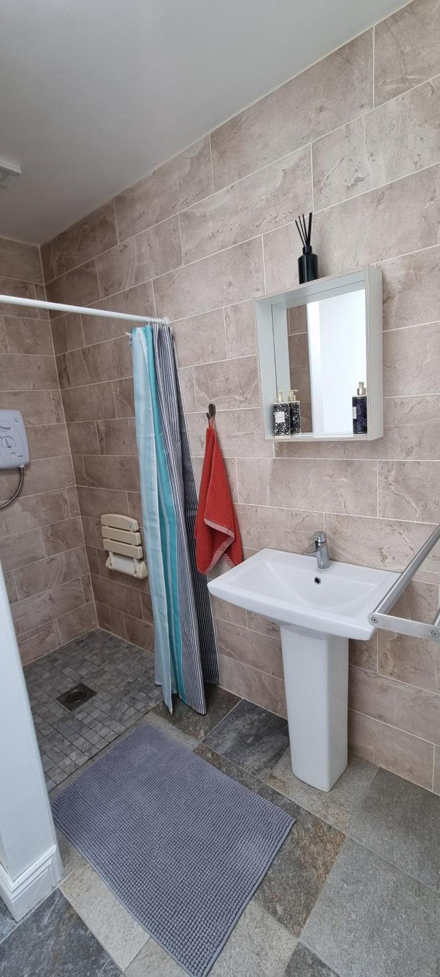 Spacious Curragh 2-Bed Apartment With Own Entrance Brownstown Extérieur photo